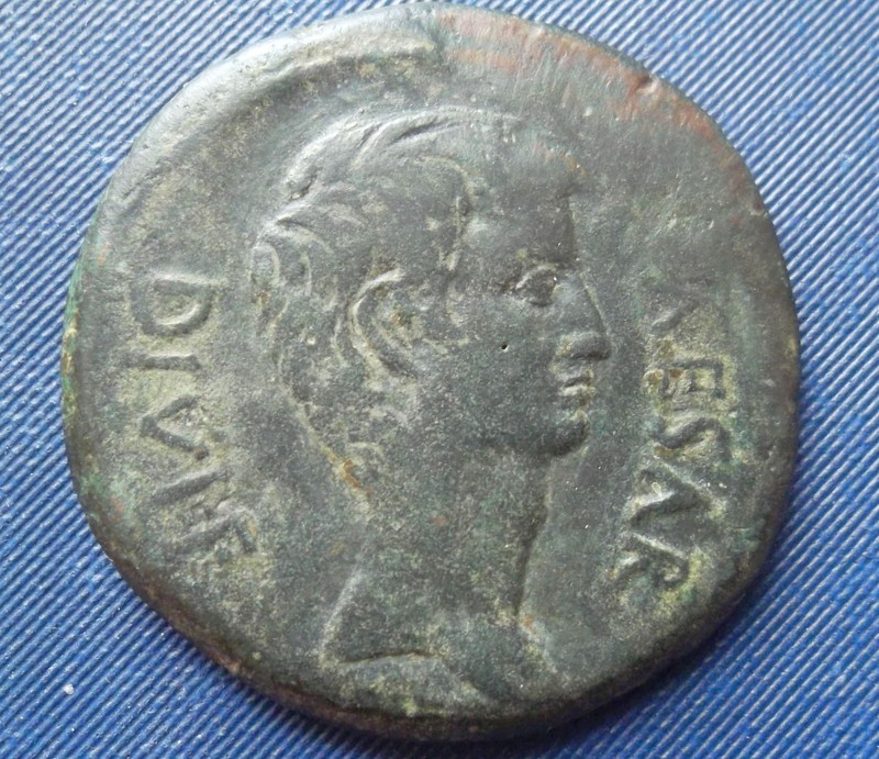 ESTATE LOT - Octavian sestertius [IULIVS] DIVOS / DIVI F CAESAR