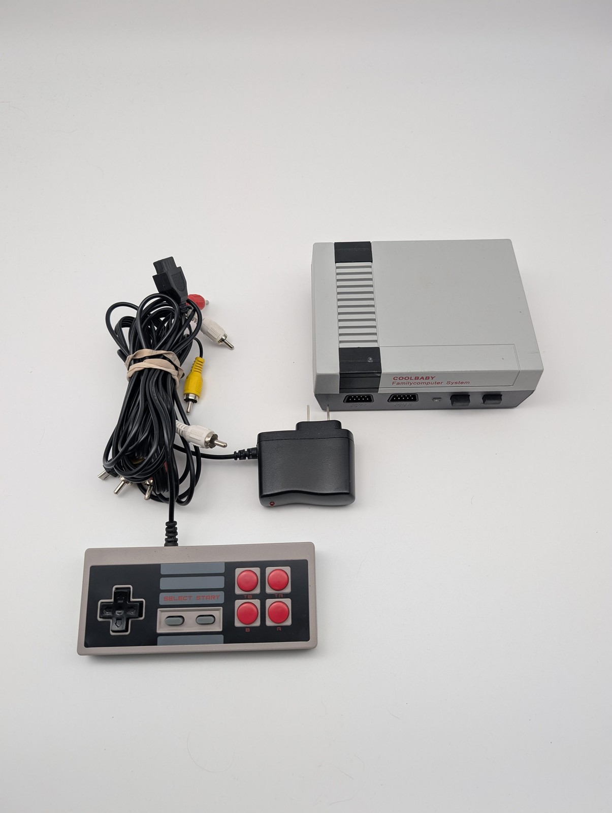 Coolbaby RS-41 Microconsole Familycomputer System Gray Game AV Cables Adapter