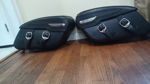 08-13 Harley Davidson Road King Rear Left Right Saddlebag Set 07395 07396