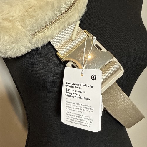 Lululemon Everywhere Belt Bag Plush Fleece Bone Silver Faux Fur NWT - Picture 5 of 7
