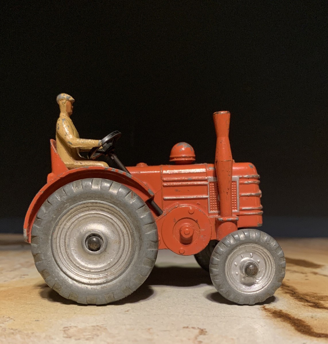 Dinky Toys #301 Field Marshall Tractor ALL ORIGINAL NICE !!