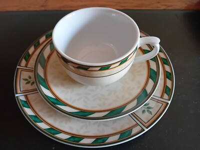 Studio Concept - Ultra Fine Porcelain Ware - Tasse Untertasse Teller - 1 Trio Set 4,50£