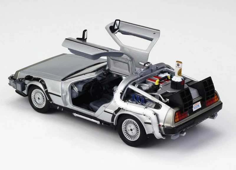 Welly 1:24 Back to the Future Model Diecast Car Vehicles New in Box - Image 4 of 4