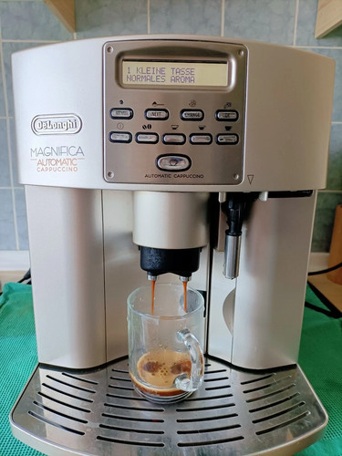 Kaffeevollautomat DeLonghi ESAM 3500.S Ersatzteilspender