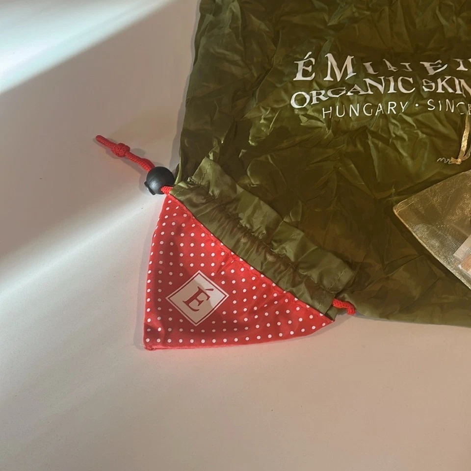 Productos y bolsa Eminence Spa Foto 3 de 4