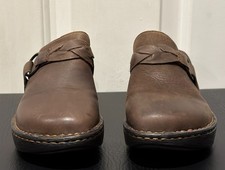 Women's Born Brown Leather Clogs 2.5" heels Size 8