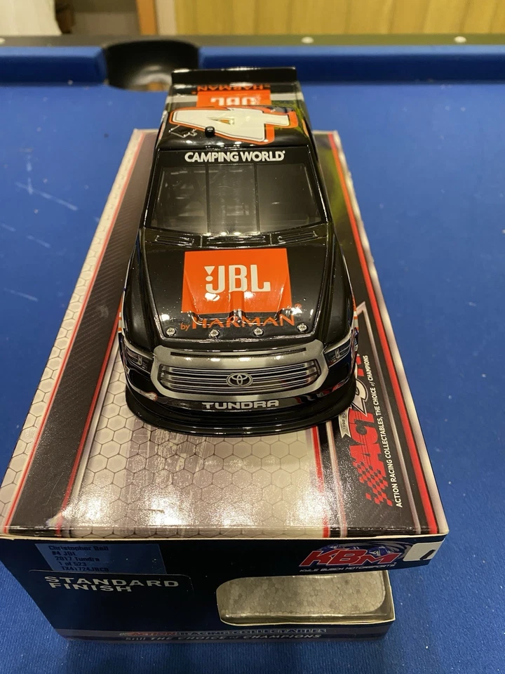 Christopher Bell #4 JBL Toyota Tundra 2017 1/24 NASCAR diecast KBM - 1 de 523 Foto 3 de 4