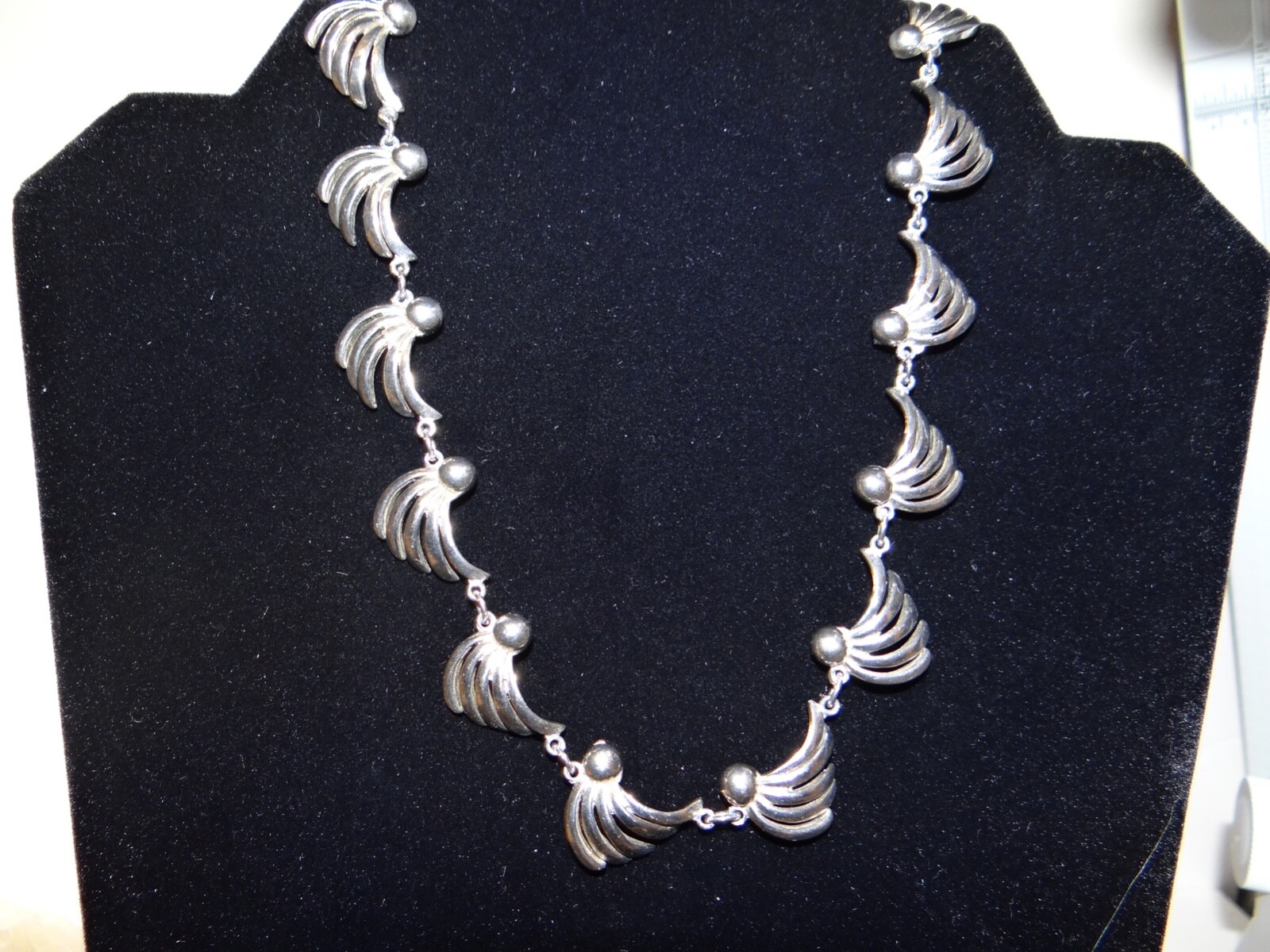 Vintage Necklace unsigned Silvertone - image 1