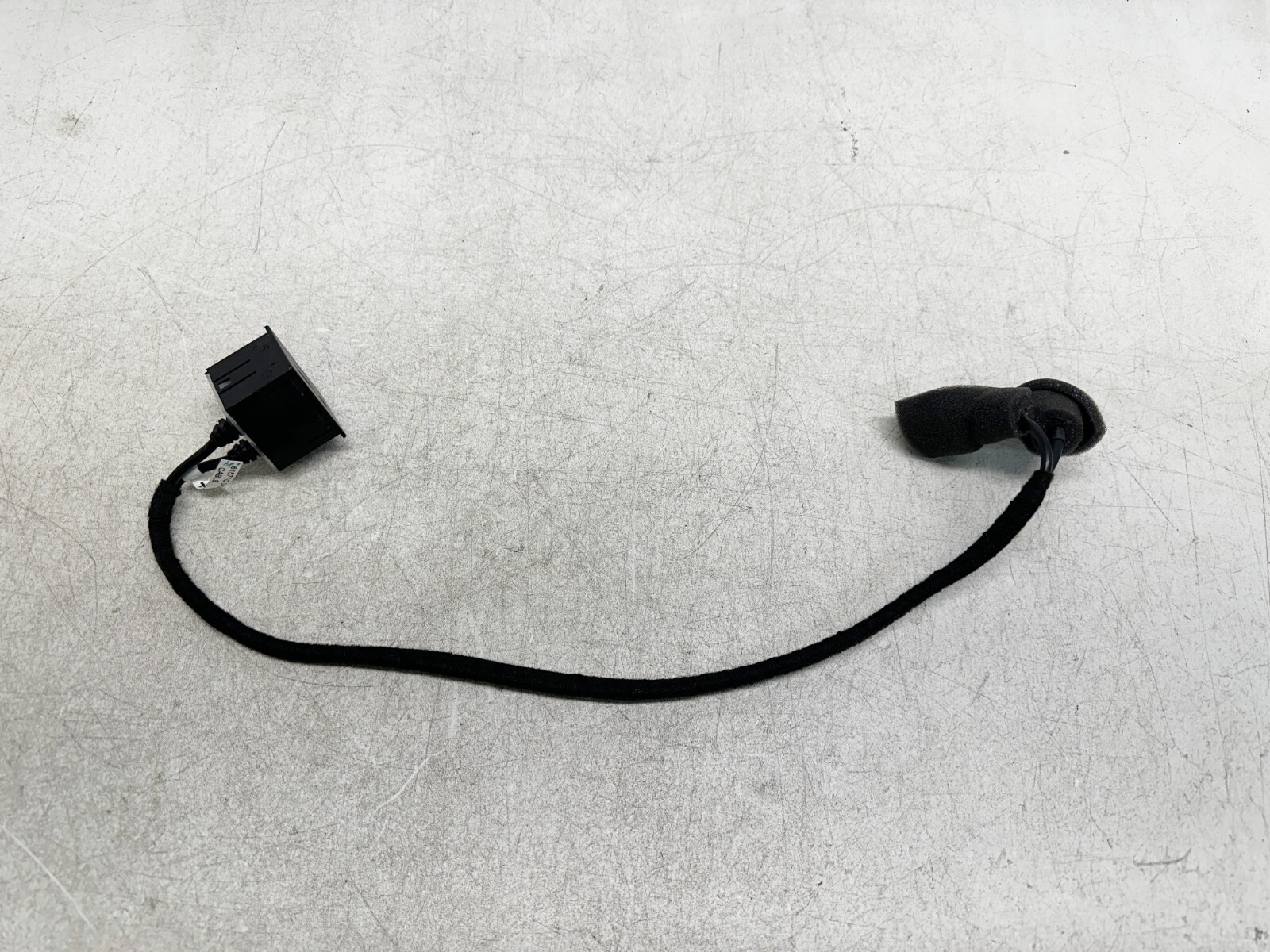 H501100 2014-2019 Maserati Quattroporte Console Auxiliary Aux USB Terminal Cable