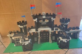 LEGO Castle: Black Monarch's Castle (6085) with all minis and manual