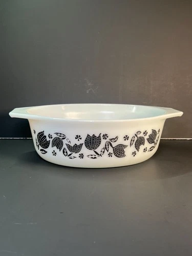 Vintage PYREX “Black Tulip” #043 1.5 Qt Casserole Dish