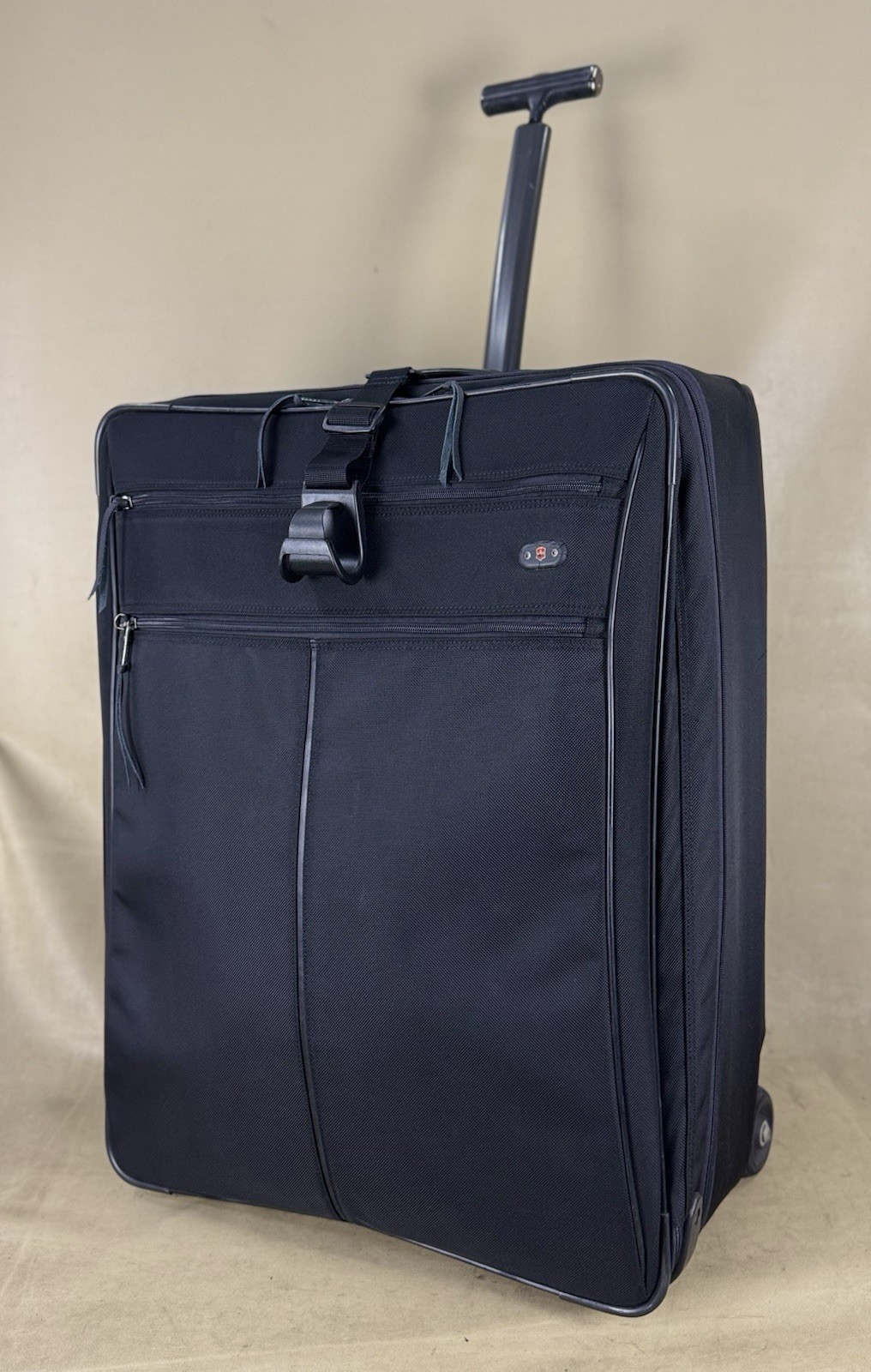 Victorinox Werks Traveler Upright 27&rdquo; Wheeled Exp Suitcase