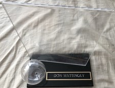 Don Mattingly baseball & 8x10 photo acrylic display case w/ nameplate NY Yankees