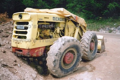 LKW Foto Michigan Mobile excavator Schweiz gelb GIANI AG #p5dy