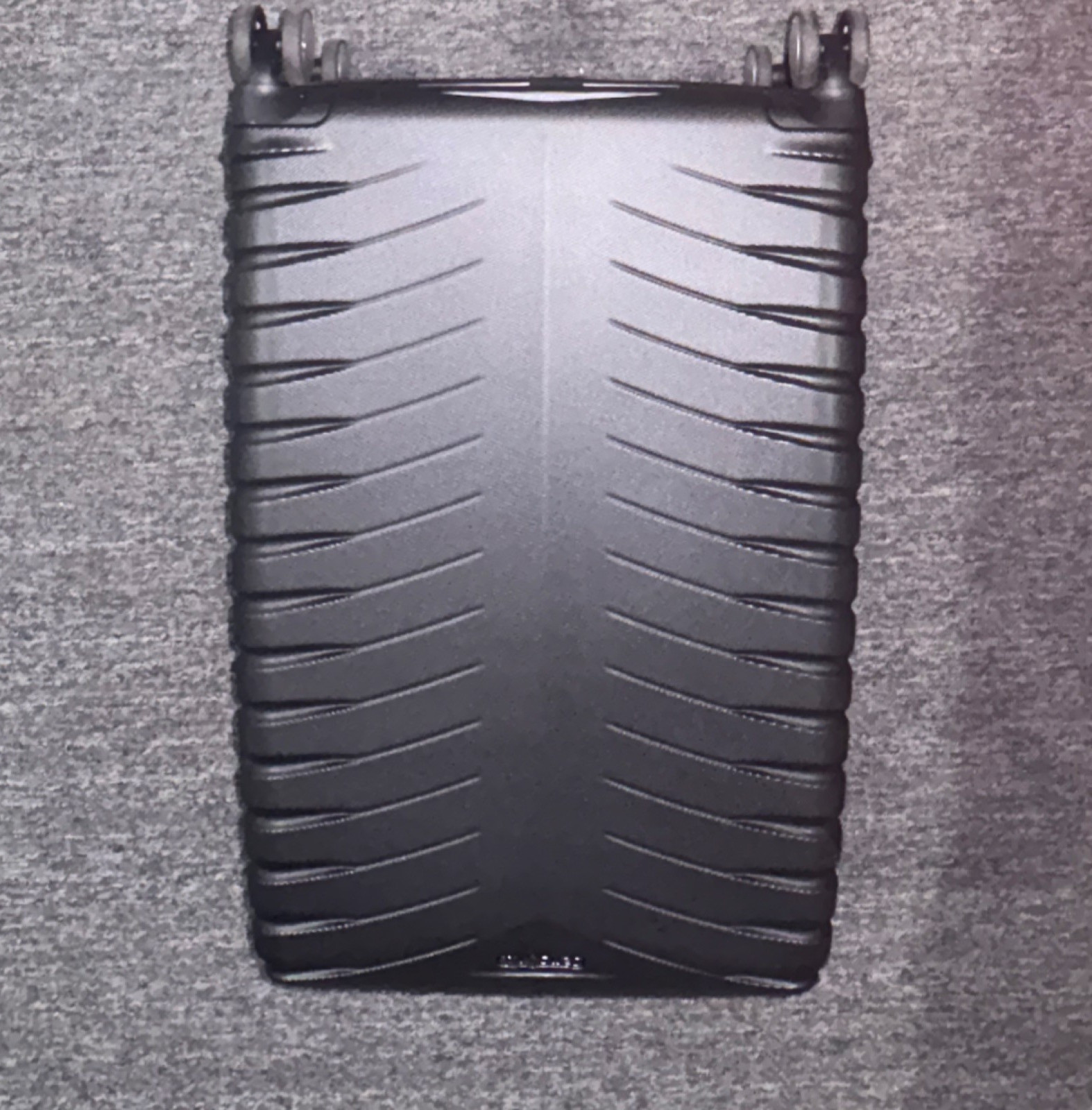 Samsonite Pivot 3 Medium Hardcase Spinner Rolling Suitcase B