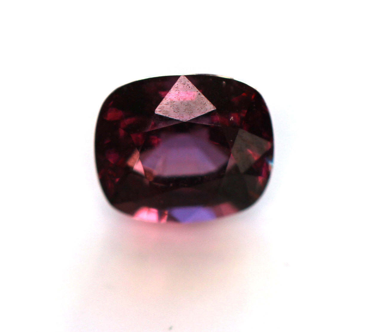 Spinelle de Birmanie de 3.06 carats, cadeau précieux de anniversaire