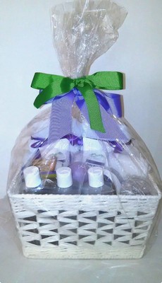 PURELIS Deluxe Spa Bed Bath & Beauty Gift Basket for Women -Brand New & Sealed