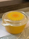 Vintage Pyrex 473 Yellow Daisy 1 Qt Casserole w/ 470-C Lid Sunflower 1970s