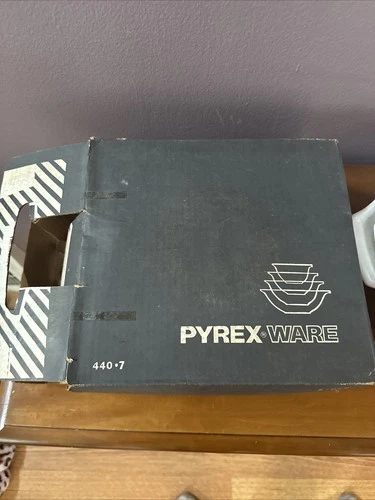 Vintage Pyrex Early American Cinderella Nesting Mixing Bowl Set 4-pc. With Box