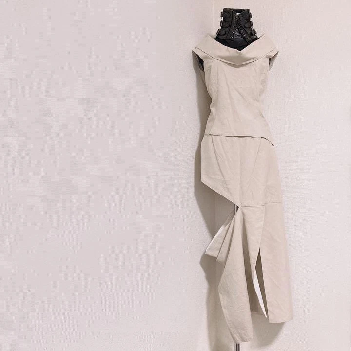 alice auaa Matching Off-white Top & Skirt Setup Size M from