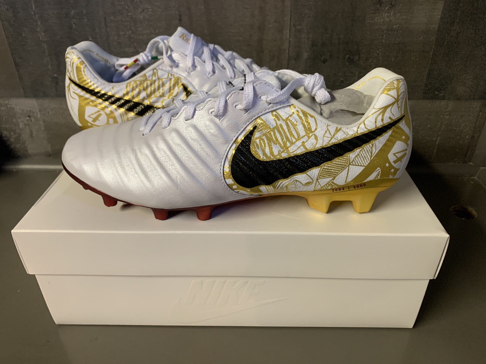 nike tiempo legend 7 size 9.5