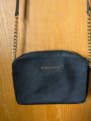 MICHAEL KORS Women s Black And Gold Jet Set Crossbody 9 1/2 By 6 1/2 By 2 Inches