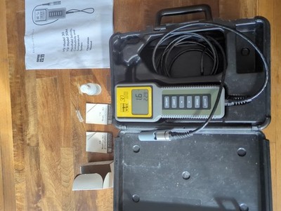 30-10FT SALINITY CONDUCTIVITY TEMPERTURE DIGITAL METER YSI 30/10FT 30 W/Battery 