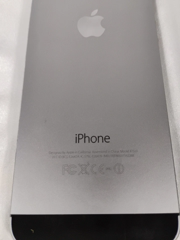 Apple iPhone 5s GSM modelo A1533 preto/cinza bloqueado - Imagem 3 de 4