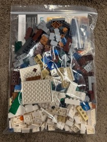 Retired LEGO Minecraft: The Snow Hideout (21120)