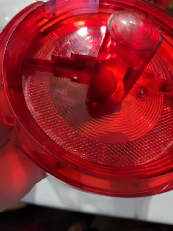 Lente de lámpara de luz trasera Oldsmobile Olds 98 1961 88 # 5952018 OEM GUÍA GM Foto 3 de 4