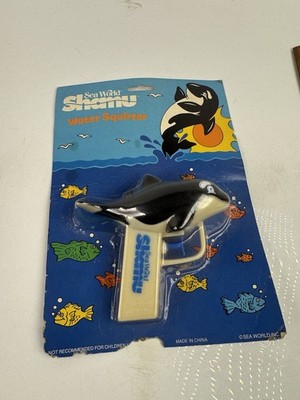 Vintage Sea World Shamu Water Squirter Squirt gun 1980's. New In Packaging  