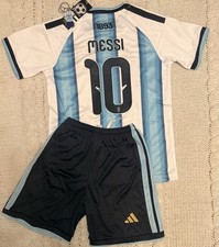 Argentina Lionel Messi #10 Soccer Jersey & Shorts Set, plus Messi  keychain 