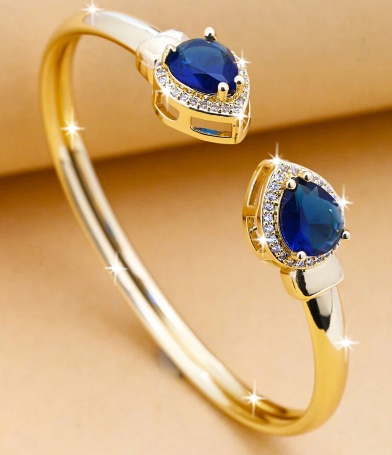 Bracelet Jonc Doré avec Cœur Zirconium Bleu Azur Idéal pour Illuminer Vos Tenues d'Été