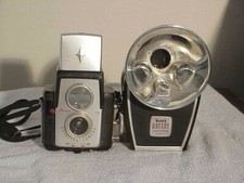 KODAK BROWNIE STARFLEX CAMERA w/Kodak Rotary Flasholder Type-I - UNTESTED