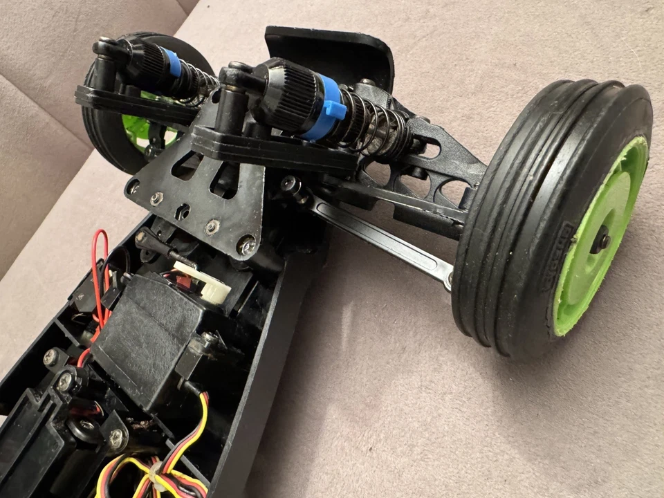 Vintage Kyosho Sandmaster 10 1/10 2wd Nitro RC Car / Buggy - Spares or Repairs - Image 4 of 4