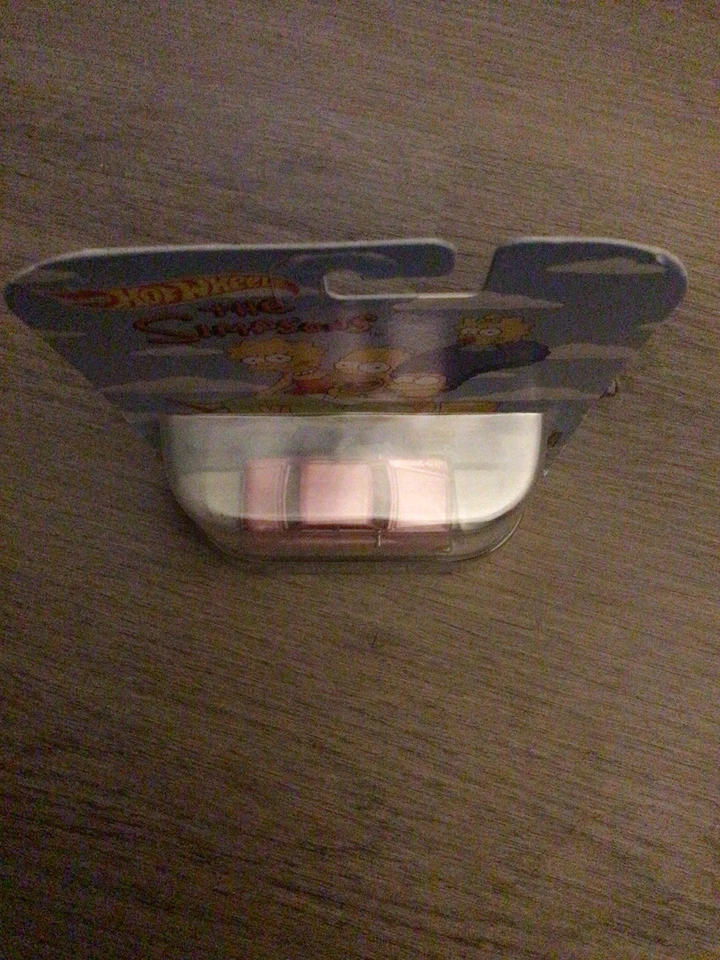 2017 Hot Wheels The Simpsons Family Car Real Riders Metal NEW!! - Image 3 of 4