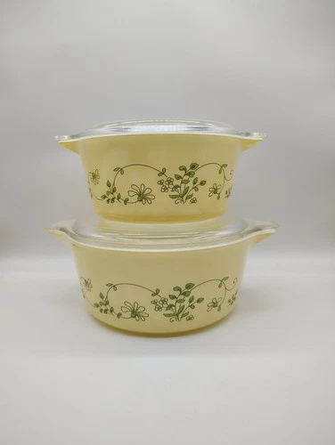 vintage Set Of 2 Pyrex Shenandoah casserole dishes with lids