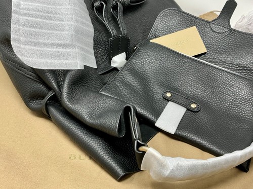 Bolso Bucket Burberry Negro Borlas Cuero Guijarro Cordón Nuevo con Etiquetas - Imagen 15 de 23