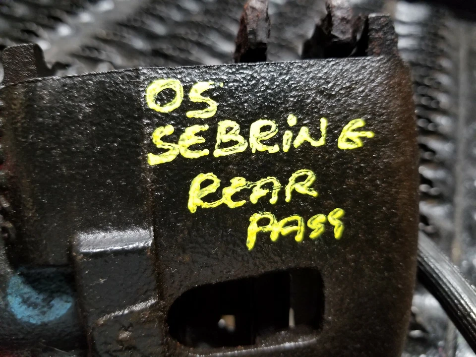 04 05 06 CHRYSLER SEBRING CONVERTIBLE PINZA DE FRENO LADO DEL PASAJERO TRASERO OEM Foto 3 de 4