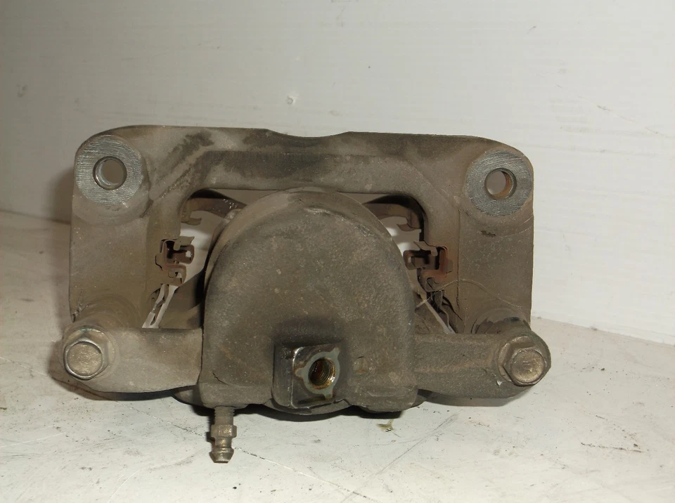 97-01 LEXUS ES300 FRONT PASSENGER RIGHT BRAKE CALIPER ASSY OEM BS608144 - Image 4 of 4