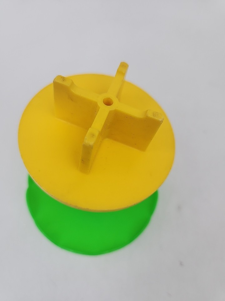 FisherPrice Original Little People 997 Family Village Round Table W