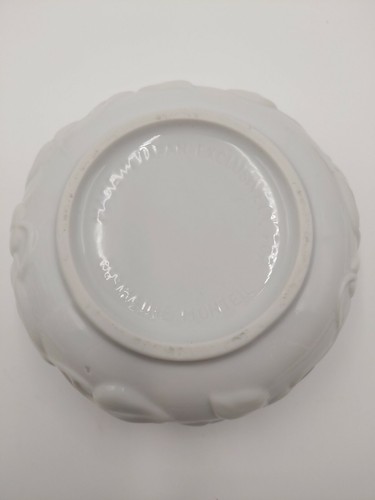 Raised Roses Blanc de Chine SCHMINKTISCHDOSE Glas weiß Porzellan Germaine Monteil 5,5" - Bild 5 von 8