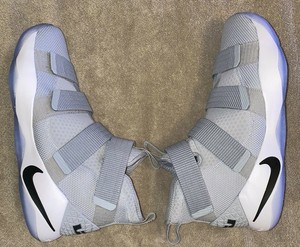 lebron soldier 11 wolf grey