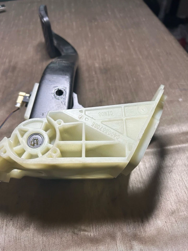 2014 BMW 320i 340i 328i 335i F30 F31 педаль тормоза в сборе 678711/10 - Изображение 3 из 4