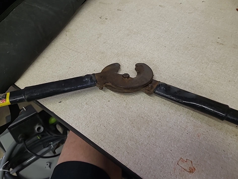 HK Porter 0290FCS Copper / Aluminum Cutter Cable Shear 1-3/8'' Capacity - Image 3 of 4