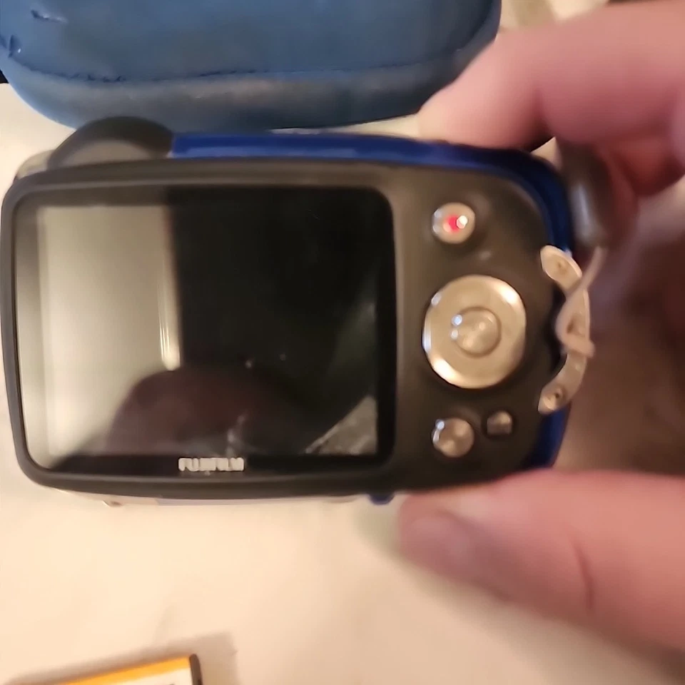 Fujifilm XP20 FinePix Digital Camera Water Shock Dust Proof No Charger READ - Image 4 of 4