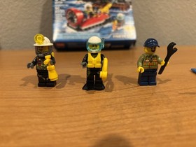 Lego 60106 Town City Fire Starter Set with box and Instructions