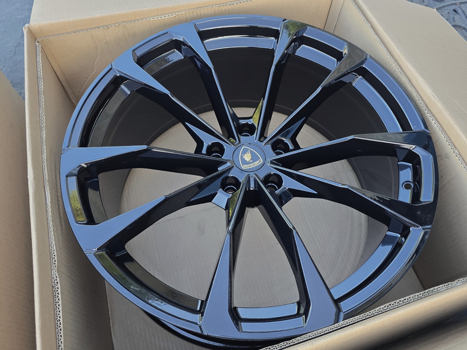 23" Lamborghini URUS black OEM factory wheels