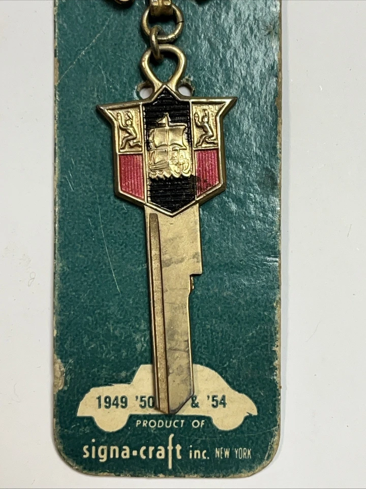 Vintage AUTOGRAM SIGNET KEY RING PLYMOUTH Car NOS on Card 1949 '50'53'54  UN-CUT - Image 3 of 4