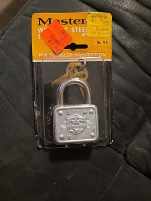 VINTAGE MASTER LOCK PADLOCK MADE IN USA NOS No. 77-D RARE !!